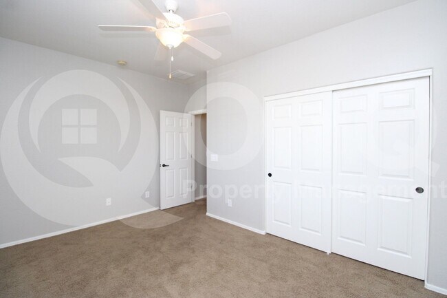 Building Photo - 2749 E Rakestraw Ln