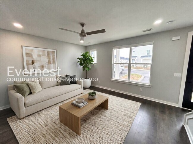 Building Photo - Limited Time Special Offer / 2 Bed/2.5 Bath Townhome with Off-Street Parking / Pet-Friendly / Ava...
