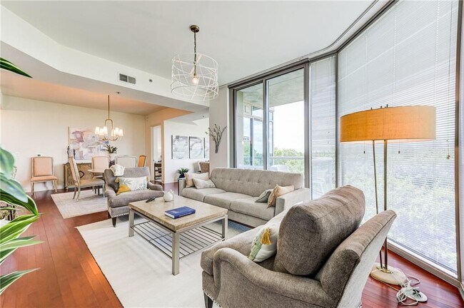 Building Photo - 2795 Peachtree Rd NE