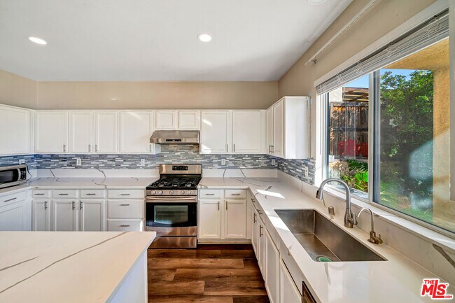 Building Photo - 12440 La Cresta Way