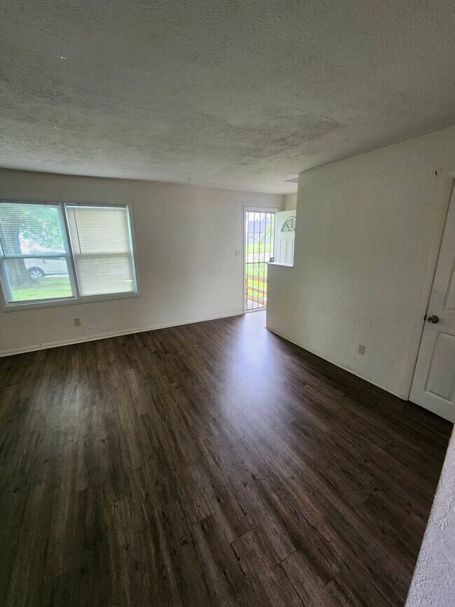 Building Photo - 949-955 South Central Dr., Lorain, OH, 44052