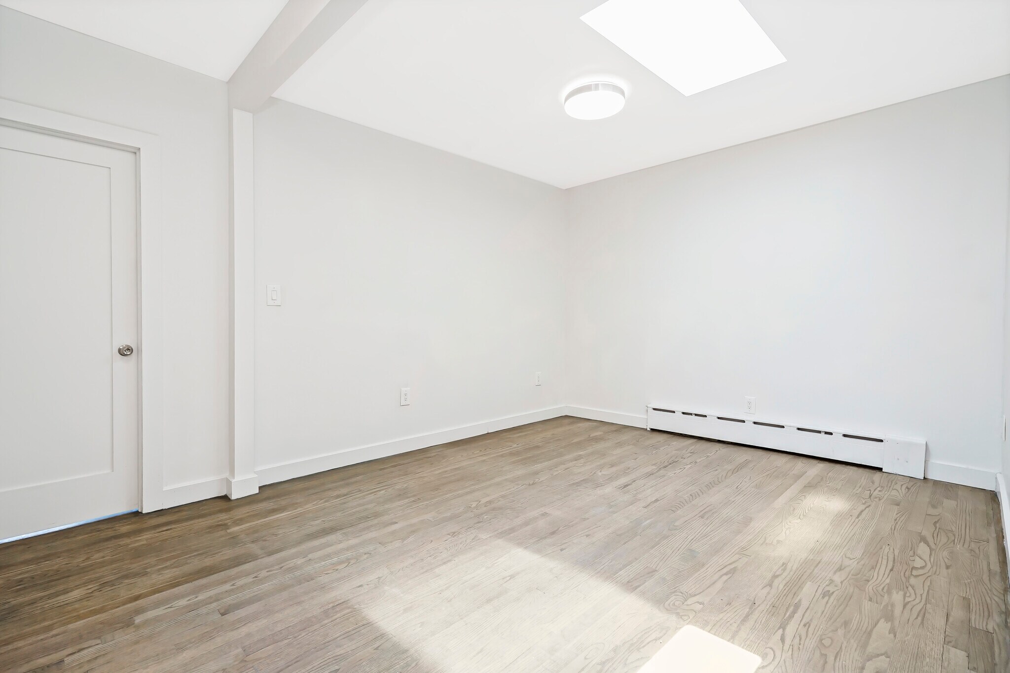 Building Photo - 309 Covert St