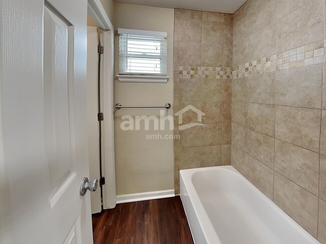 Building Photo - 6565 Monaco Dr