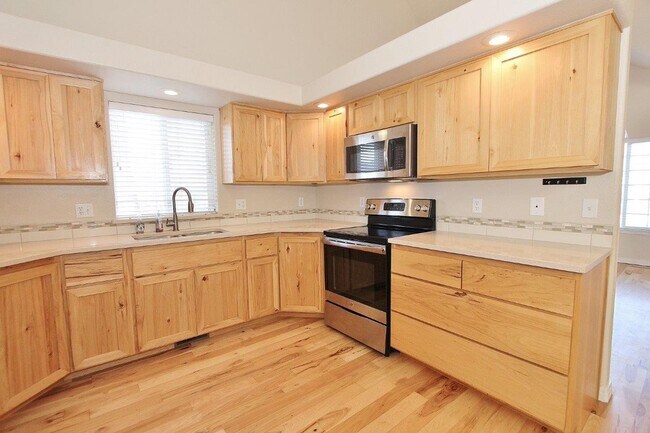 Building Photo - 1803 W Mulhuland Ct