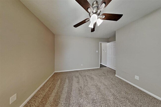 Building Photo - 17126 Hamilwood Dr