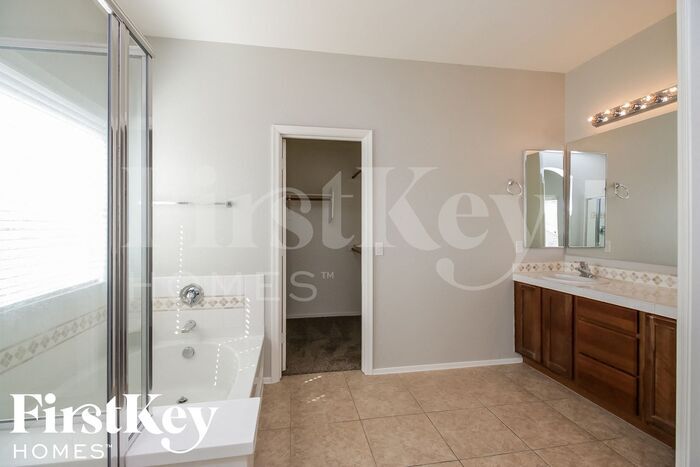 Building Photo - 797 W Vineyard Plains Dr