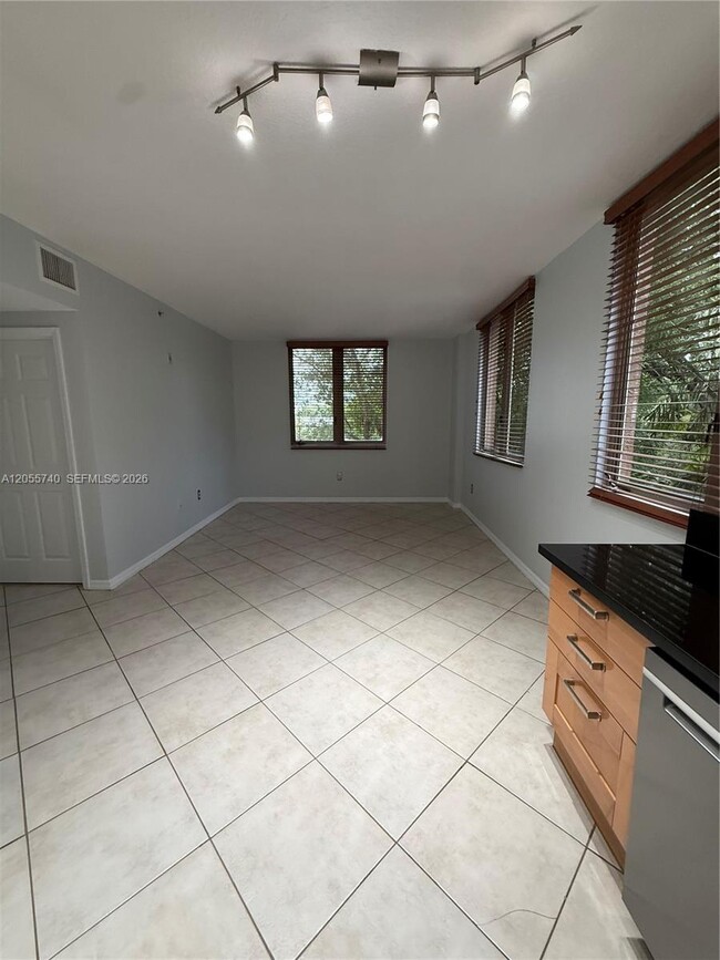 Building Photo - 2630 SW 28th St