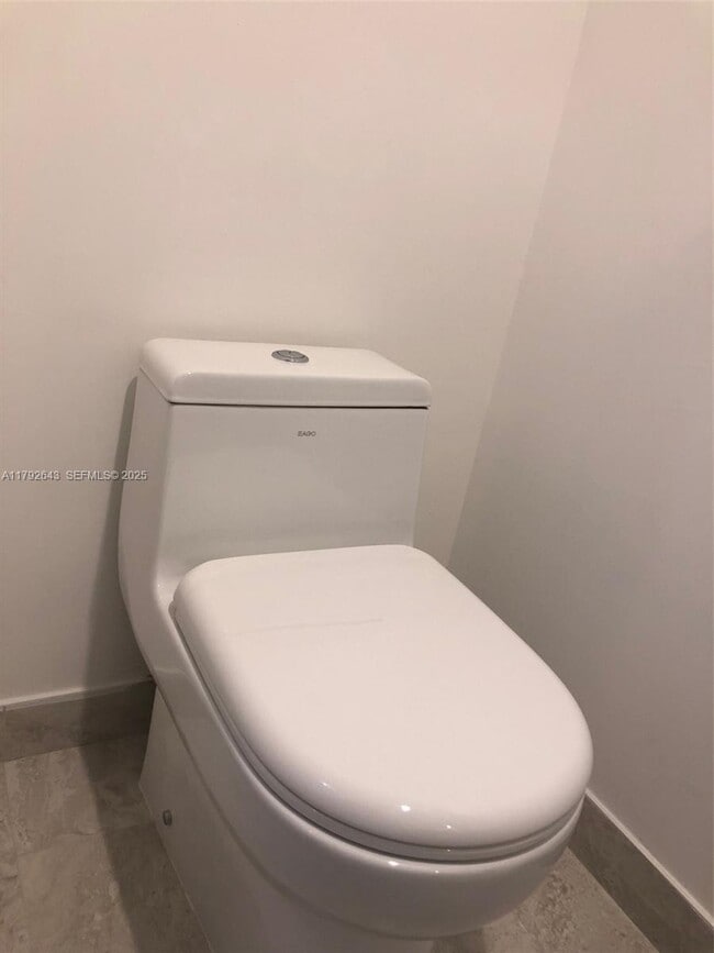 Building Photo - 488 NE 18th St