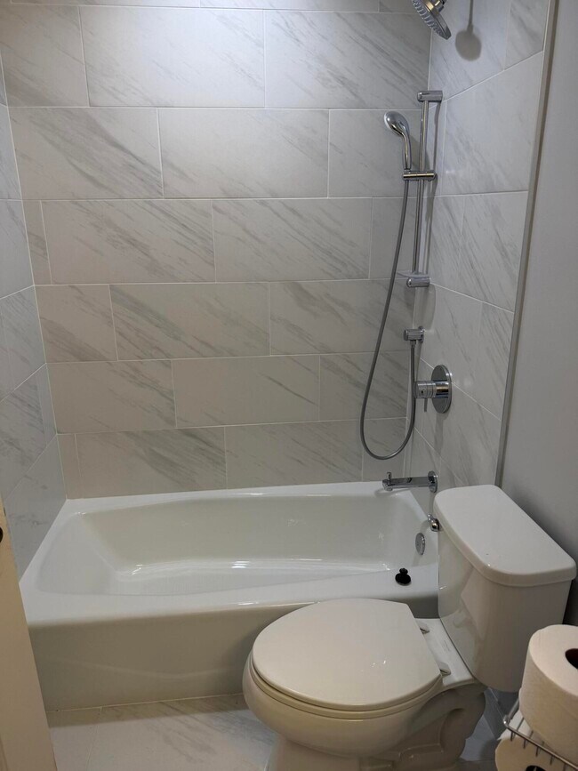 Building Photo - 12628 Shoreline Dr