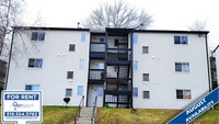 Building Photo - $1050 | 2 Bedroom, 1 Bathroom Ground Floor...