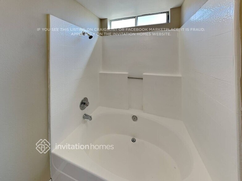 Building Photo - 11951 Sugar Creek Ct