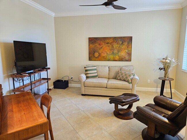 Building Photo - Annual Furnished or Unfurnished 3 Bedroom 2 Bathroom Second Floor Condo in Venetian Golf & River ...