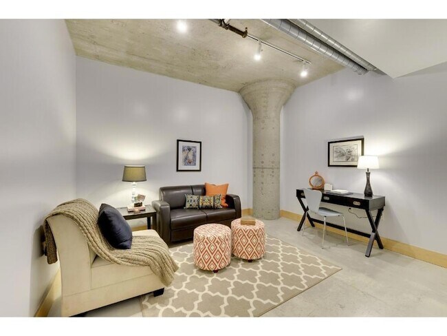 Building Photo - 525 N 3rd St