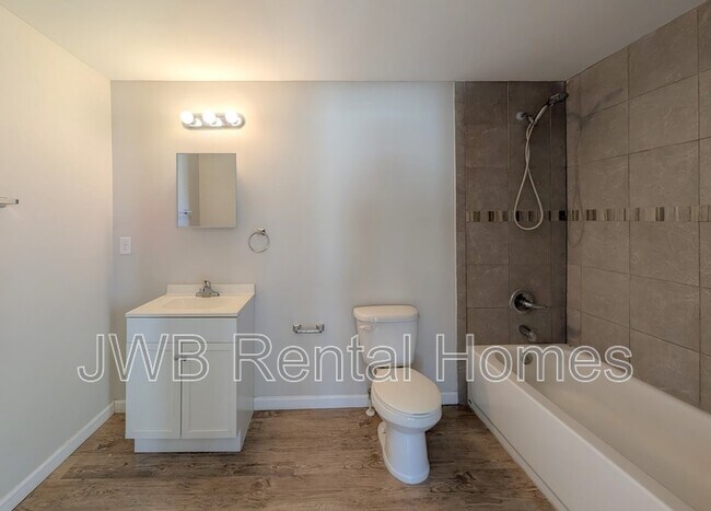 Building Photo - 249 W 44th St