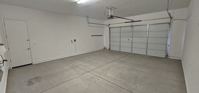 Building Photo - Beautiful Home in Granville!