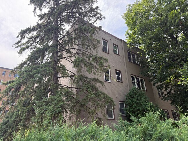 Building Photo - Lake Condo near W Lake & Excelsior Blvd - ...