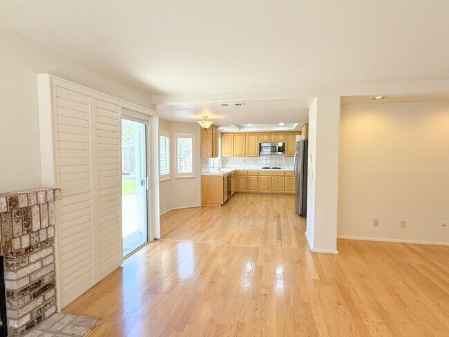 Building Photo - Terrific Danville Location Near Schools ! ...