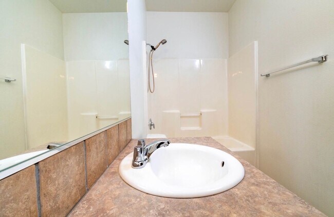 Building Photo - South Bend Gem