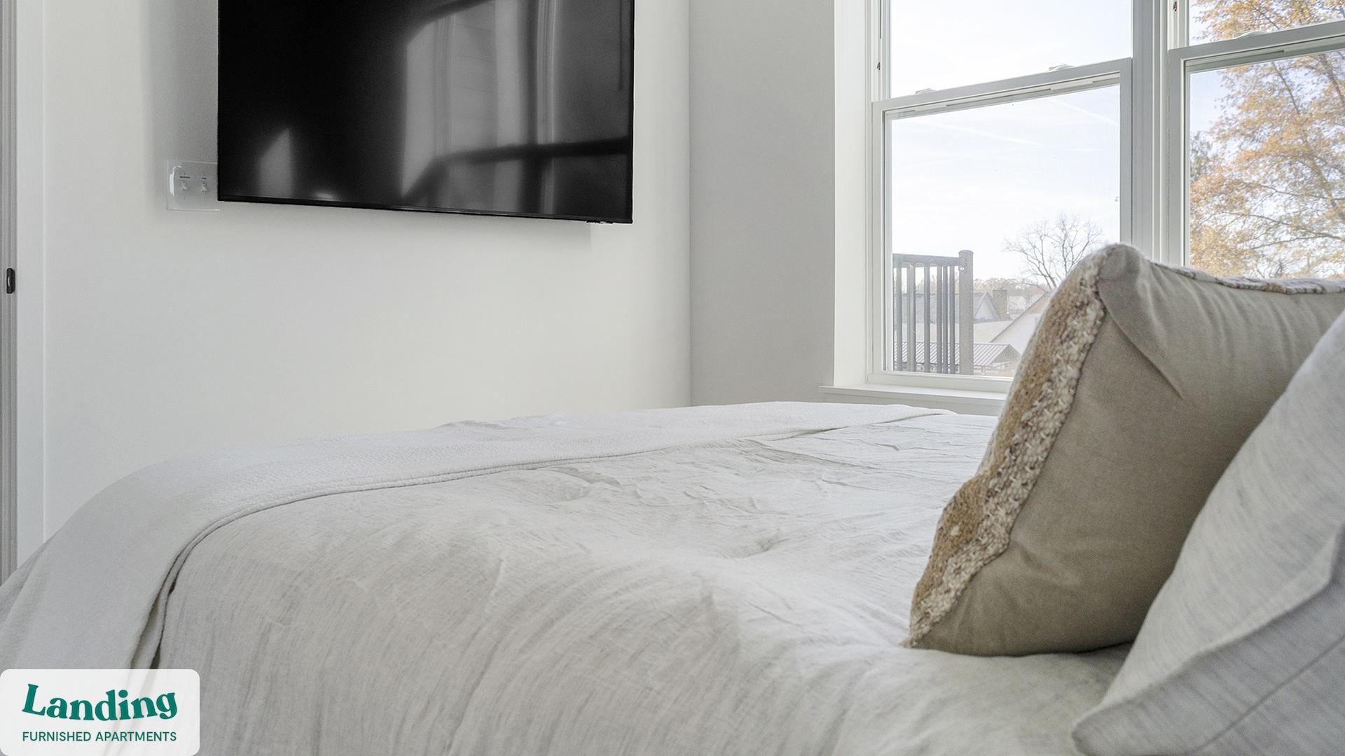 Building Photo - 650 N Main St