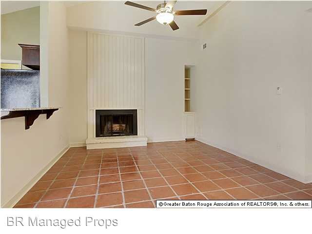 Building Photo - 2 br, 2 bath House - 8029 Summa Ave. #A