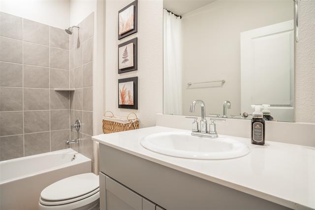 Building Photo - 2401 Linto St