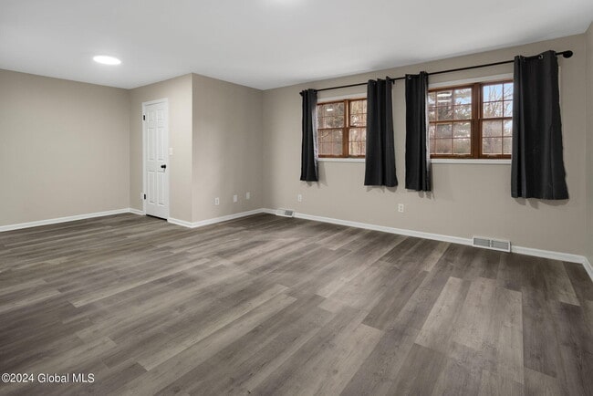 Building Photo - 3 Terry Ct