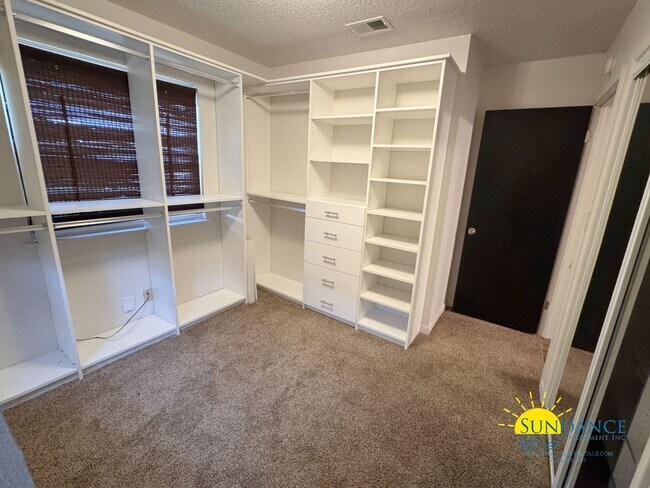 Building Photo - Fully renovated 3 Bedroom Home in Fort Wal...