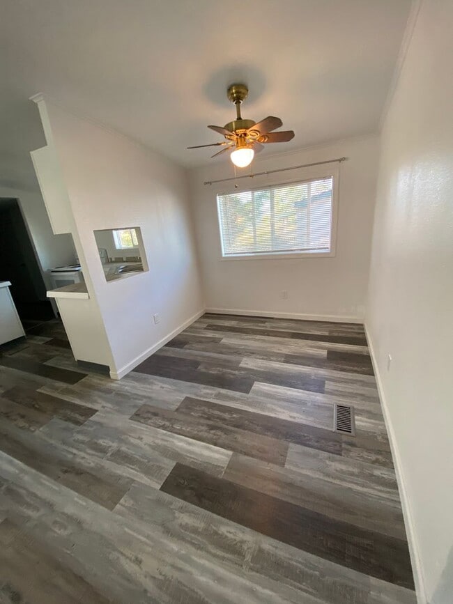Building Photo - Remodeled