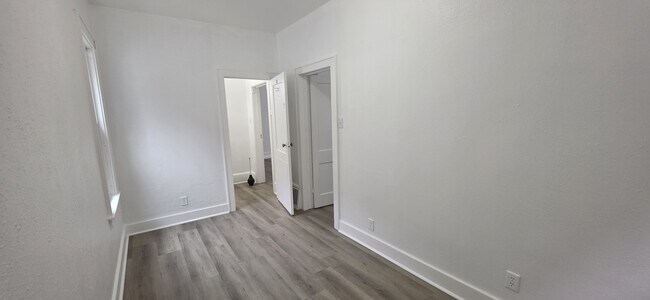 Building Photo - 1539 S 10th St