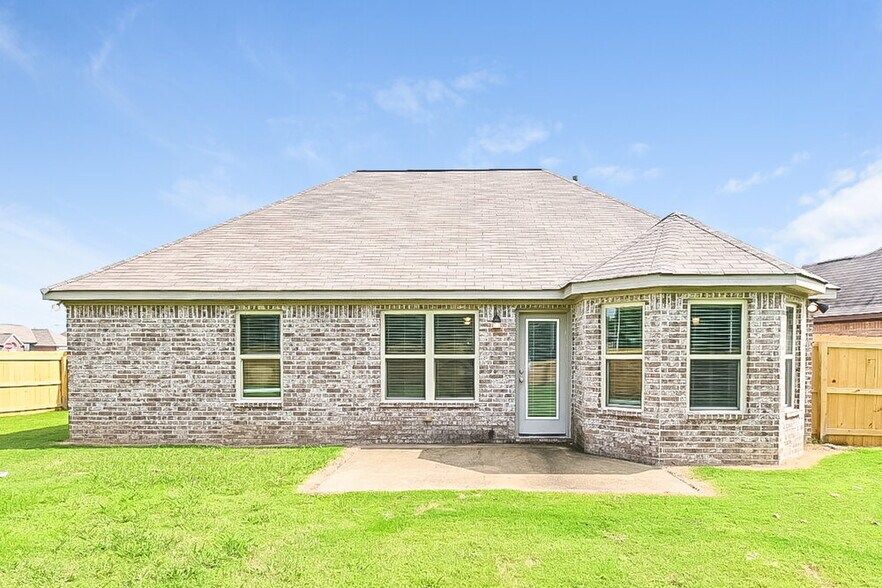 Building Photo - 8129 Jordan View Dr
