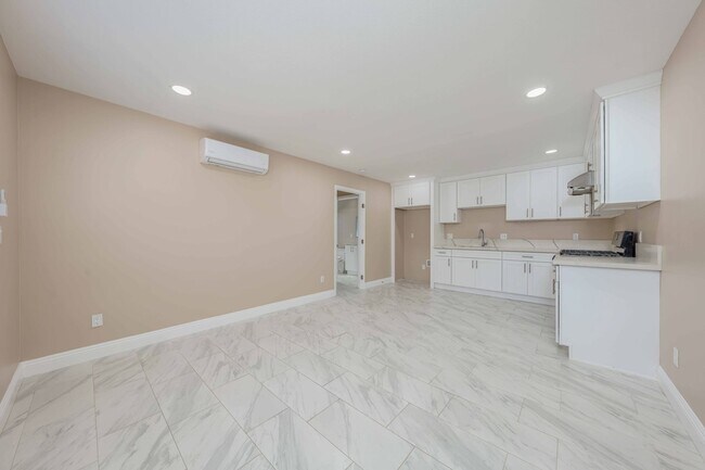 Building Photo - 12541 Fletcher Dr