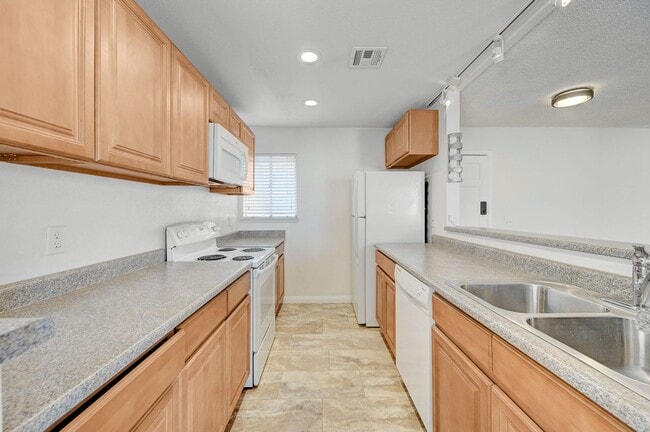 Building Photo - 2365 Canfield Dr