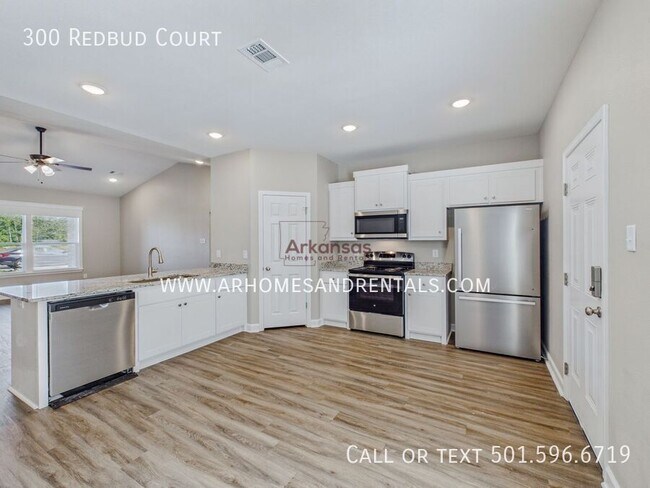 Building Photo - 300 Redbud Ct