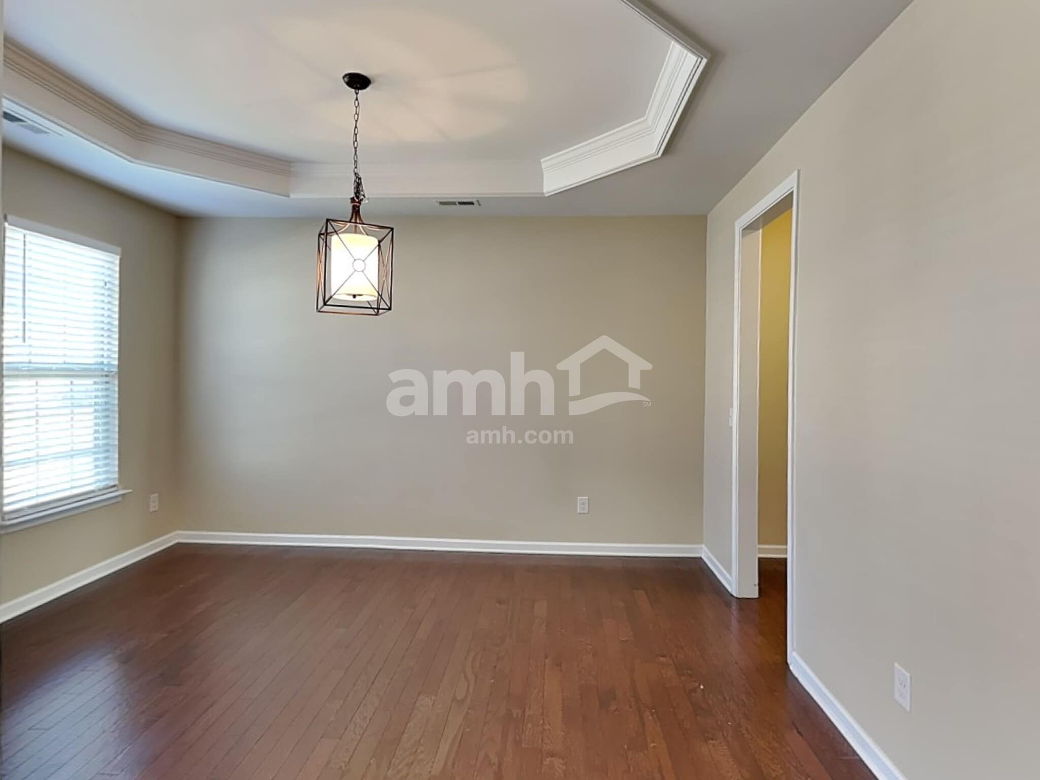 Building Photo - 15325 Colonial Park Dr