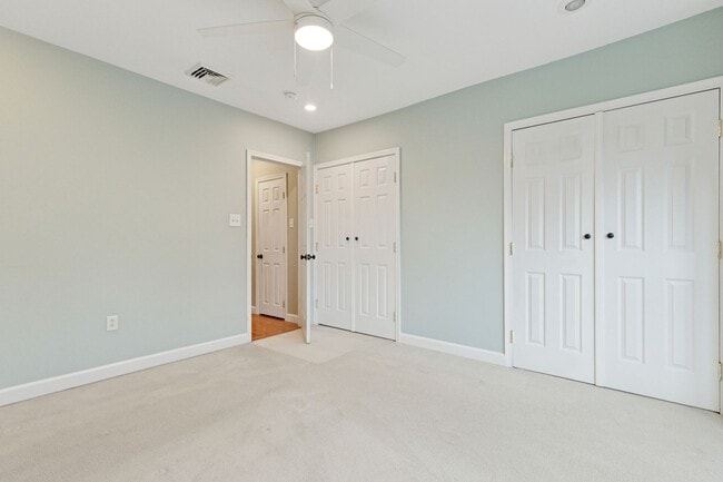 Building Photo - Charming Twin Home in Conshohocken - Pet F...