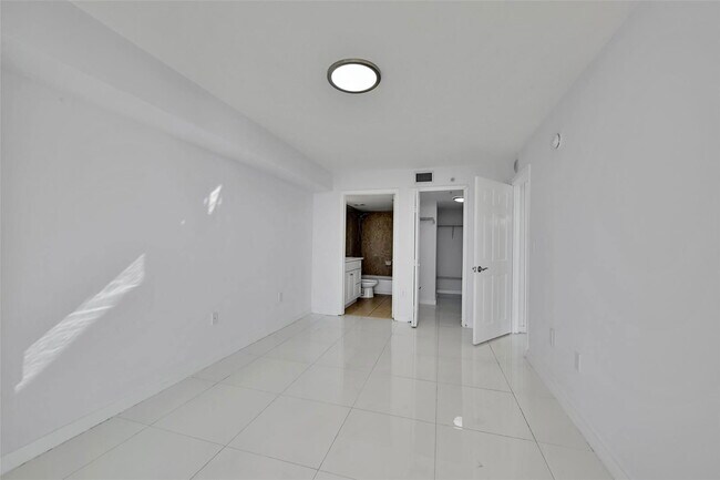 Building Photo - 1690 SW 27th Ave