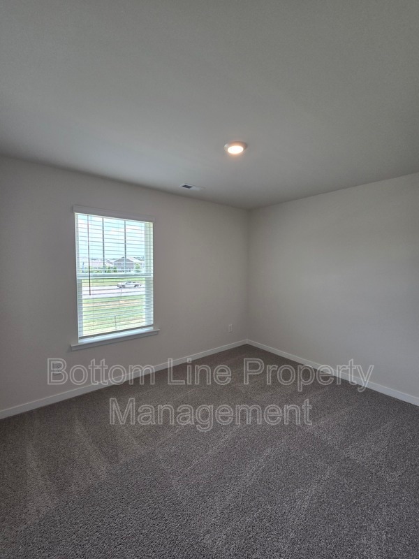 Building Photo - 549 Blackpool Ct