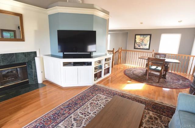 Building Photo - 5618 Bellevue Ave