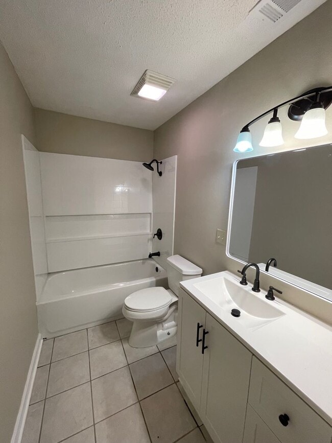 Building Photo - 1101 Lehman Dr