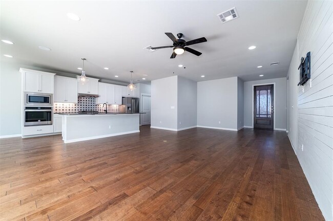 Building Photo - 109 Roseheath Ln