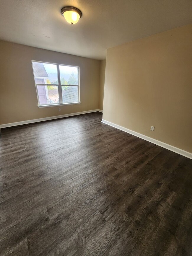 Building Photo - 521 Adina Way