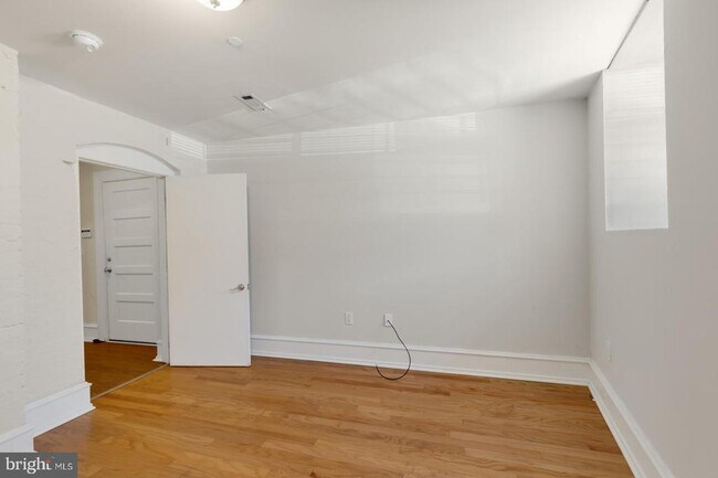 Building Photo - 2136 E Dauphin St