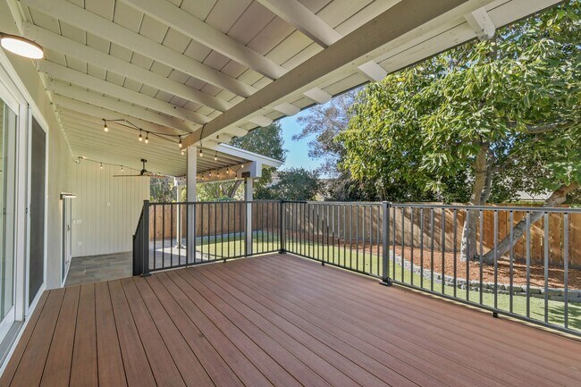 Building Photo - Freshly Remodeled Home Near Lake Murray & Mission Trails