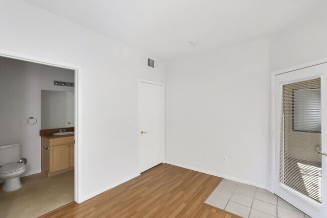 Building Photo - Great 2 Bed, 2 Bath First Story Condo In Northwest Vegas