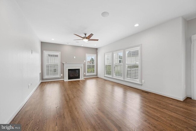 Building Photo - 110 Bedrock Dr