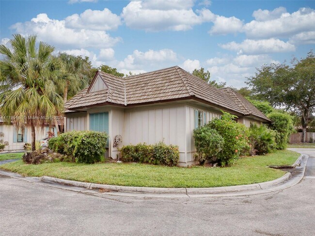 Building Photo - 1901 Coquina Way