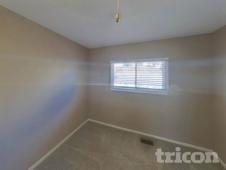 Building Photo - 5522 Buckskin Pass Dr N