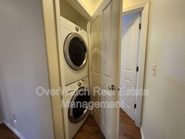 Building Photo - 2645 Meadow Lark Way