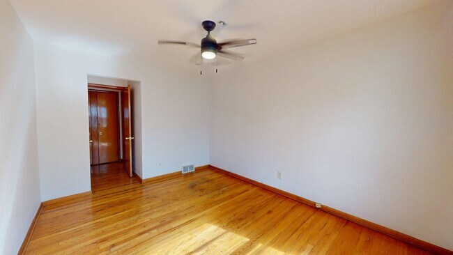 Building Photo - 3239 Silsby Rd