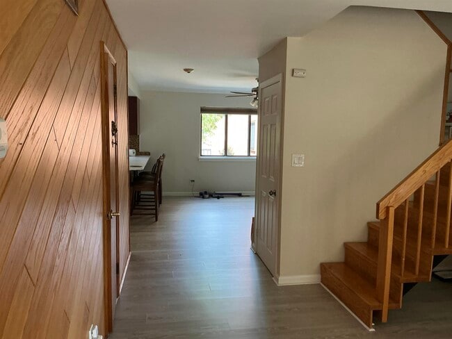 Building Photo - 580 Sanderling Ct